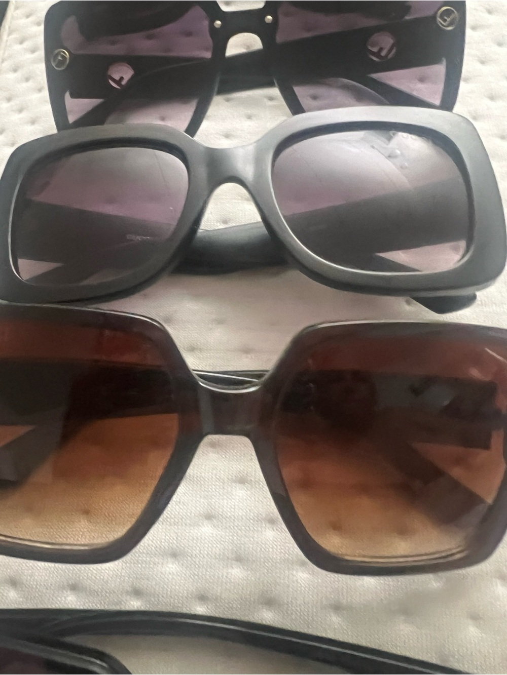 5 pair of sunglasses - Picture 4 of 5